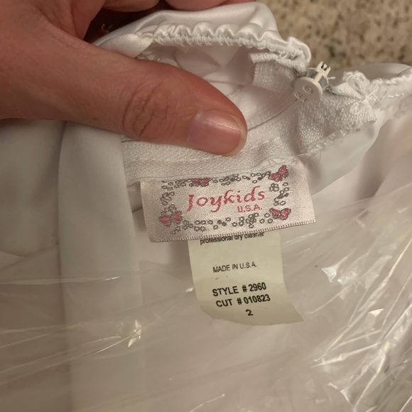 Flower girl dress with pink sash - Picture 3 of 3